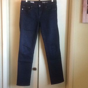GAP Jeans size 28r